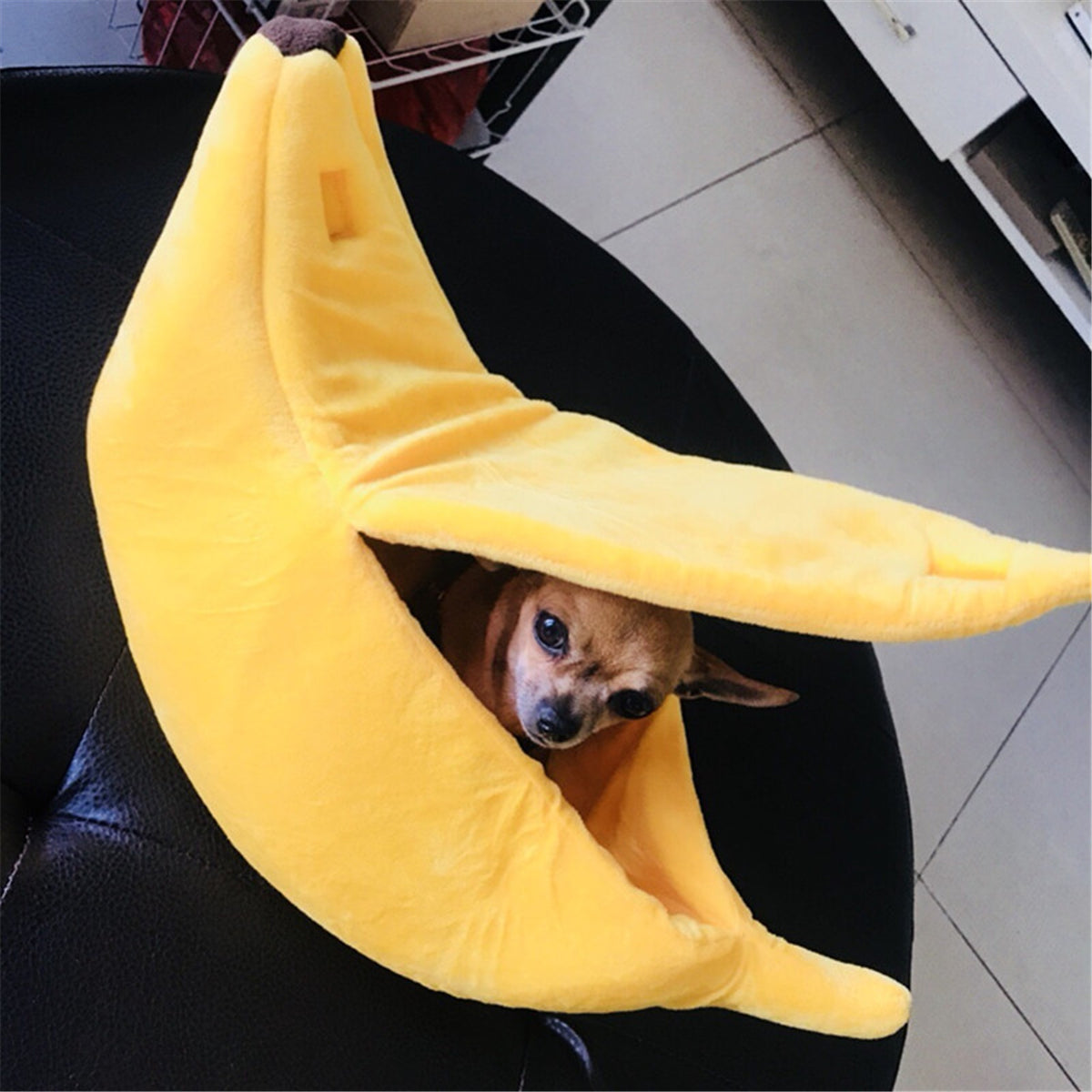Cozy Peel-Back Banana Pet Bed