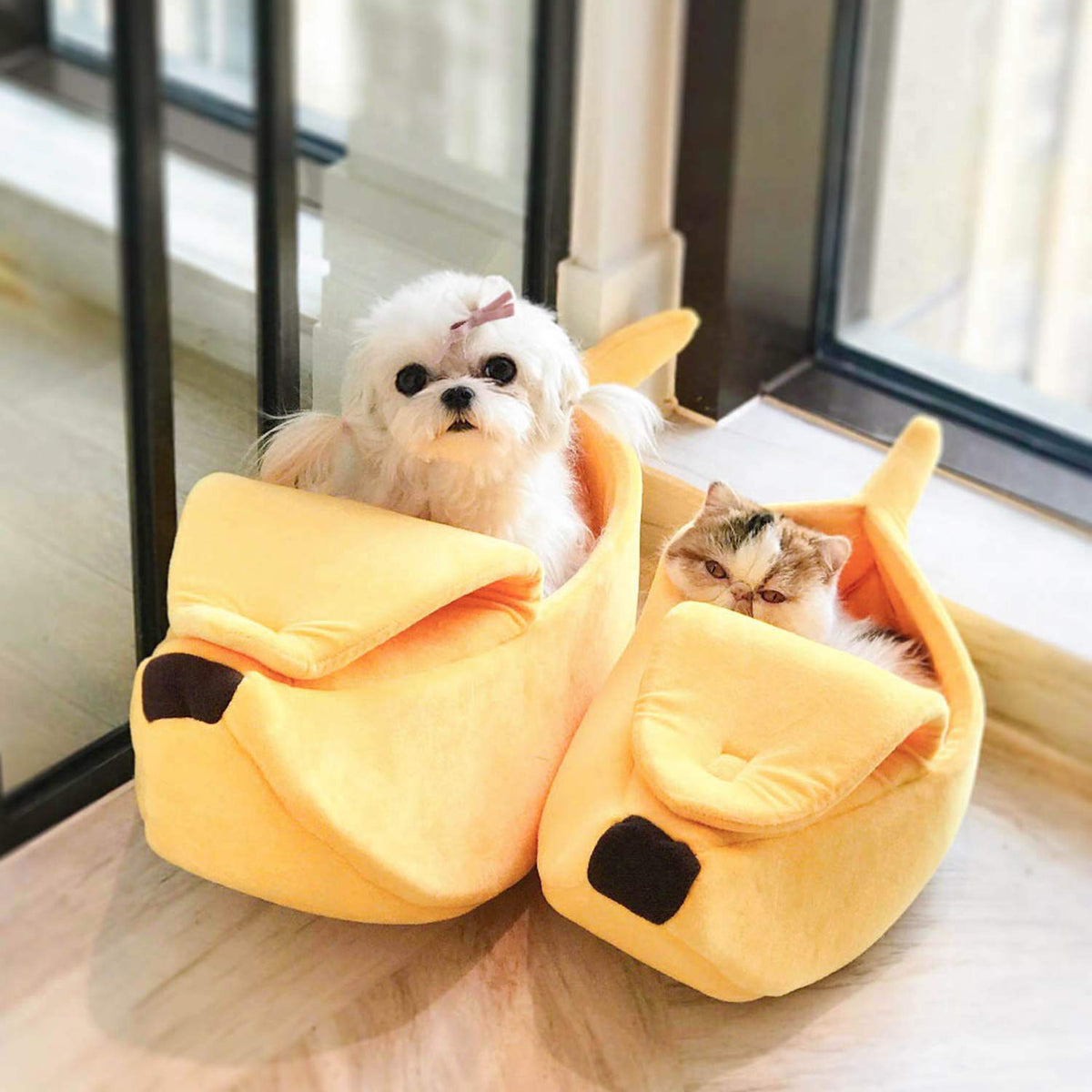 Cozy Peel-Back Banana Pet Bed