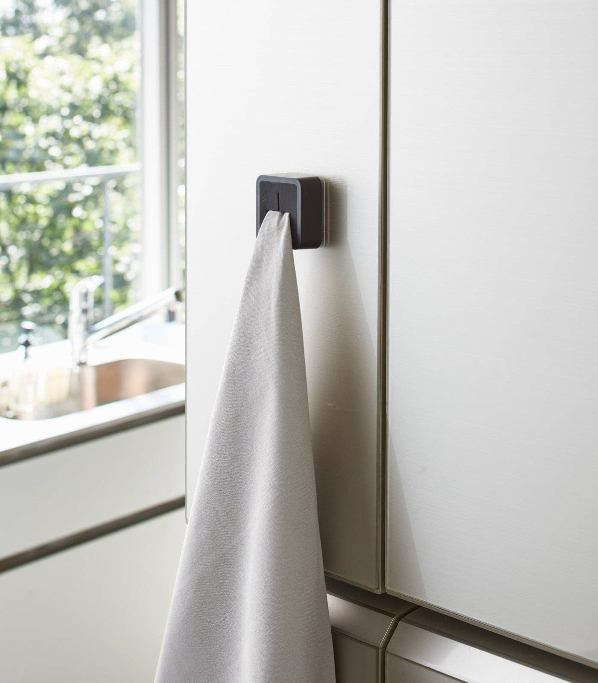 Traceless Adhesive Hand Towel Holder - Matte Black